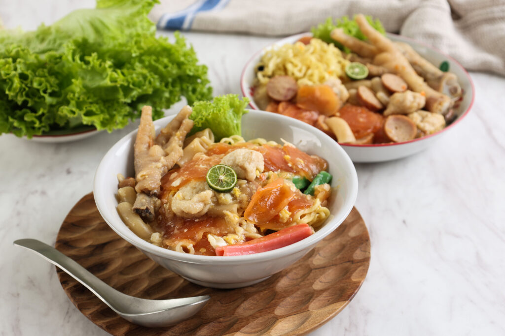 Seblak bandung spicy culinary dish popular street food from wes jajandikitid makanan khas bandung seblak
