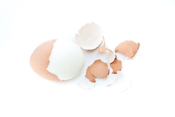 hindari kesalahan merebus telur supaya merebus telur tidak pecah dan gampang dikupas