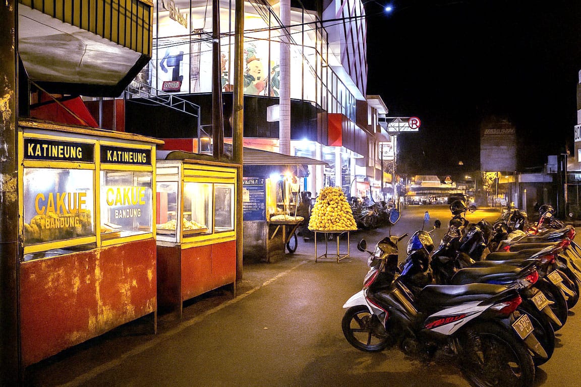 Jembatan Merah Bogor Salah Satu Pusat Kuliner Di Kota Bogor Jajandikitid
