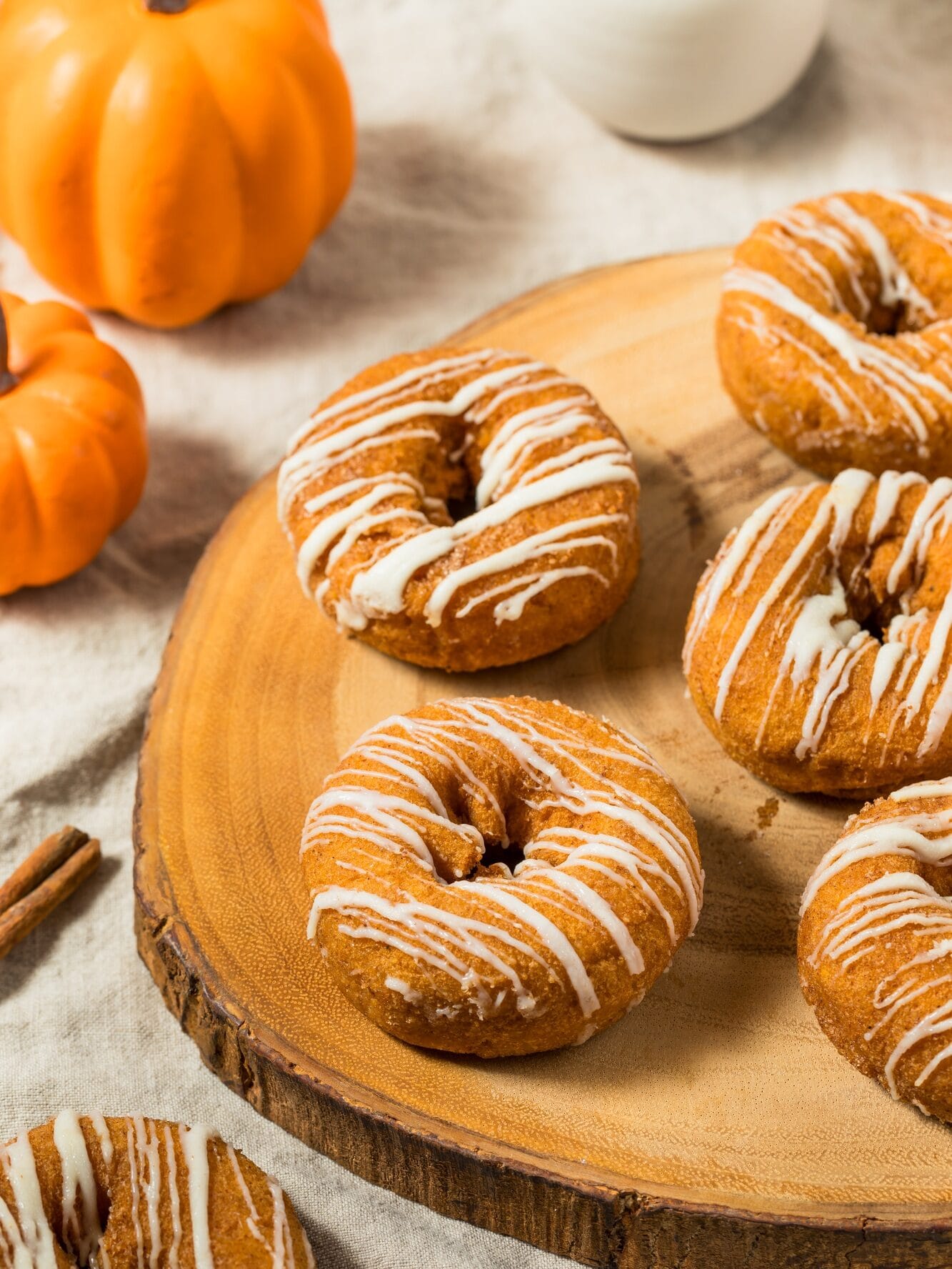 Sweet homemade pumpkin spice donuts jajandikitid Donat Labu kreasi adonan donat