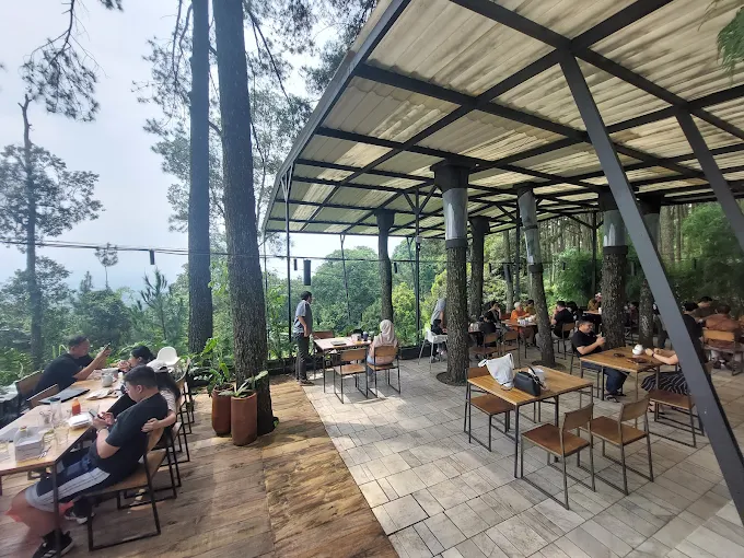 6 pasir angin pas jajandikitid pasir angin pas kafe nuansa alam di bogor