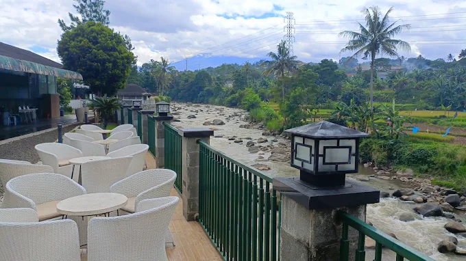 7 pinggir kali jajandikitid pinggir kali coffee kafe nuansa alam di bogor